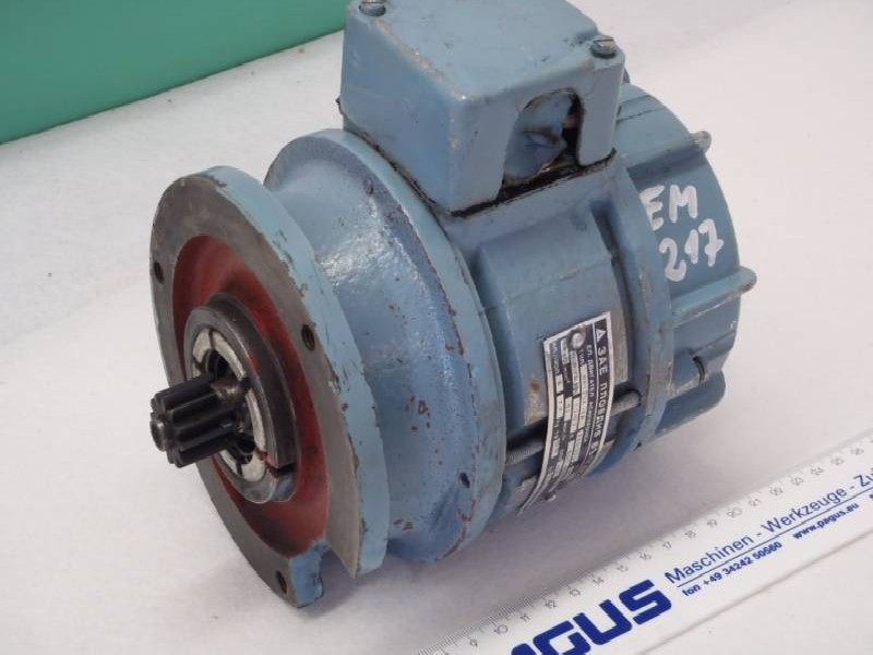 Drehstromservomotor BALKANCAR, ZAE KK 1204 - 4A ( KK1204-4A ) Wellendurchmesser: Ø 10 mm Neu! Bilder auf Industry-Pilot